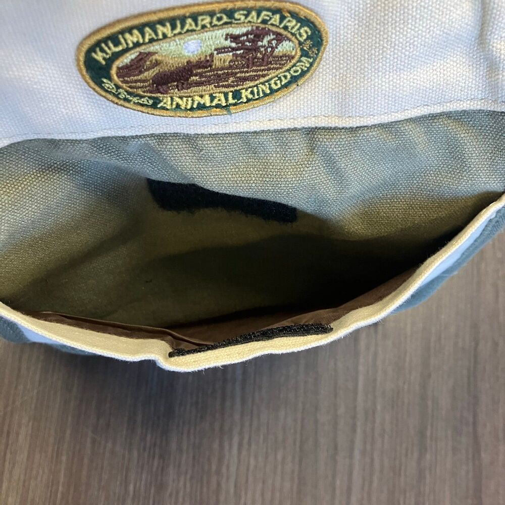 Vintage Disney World Animal Kingdom Kilimanjaro Safaris Messenger Bag Sling Pack - Picture 9 of 12